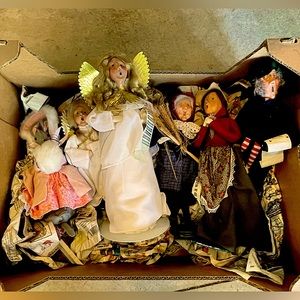 Byers Choice Christmas Collectibles
Rare tree top Angel and Choir lass.